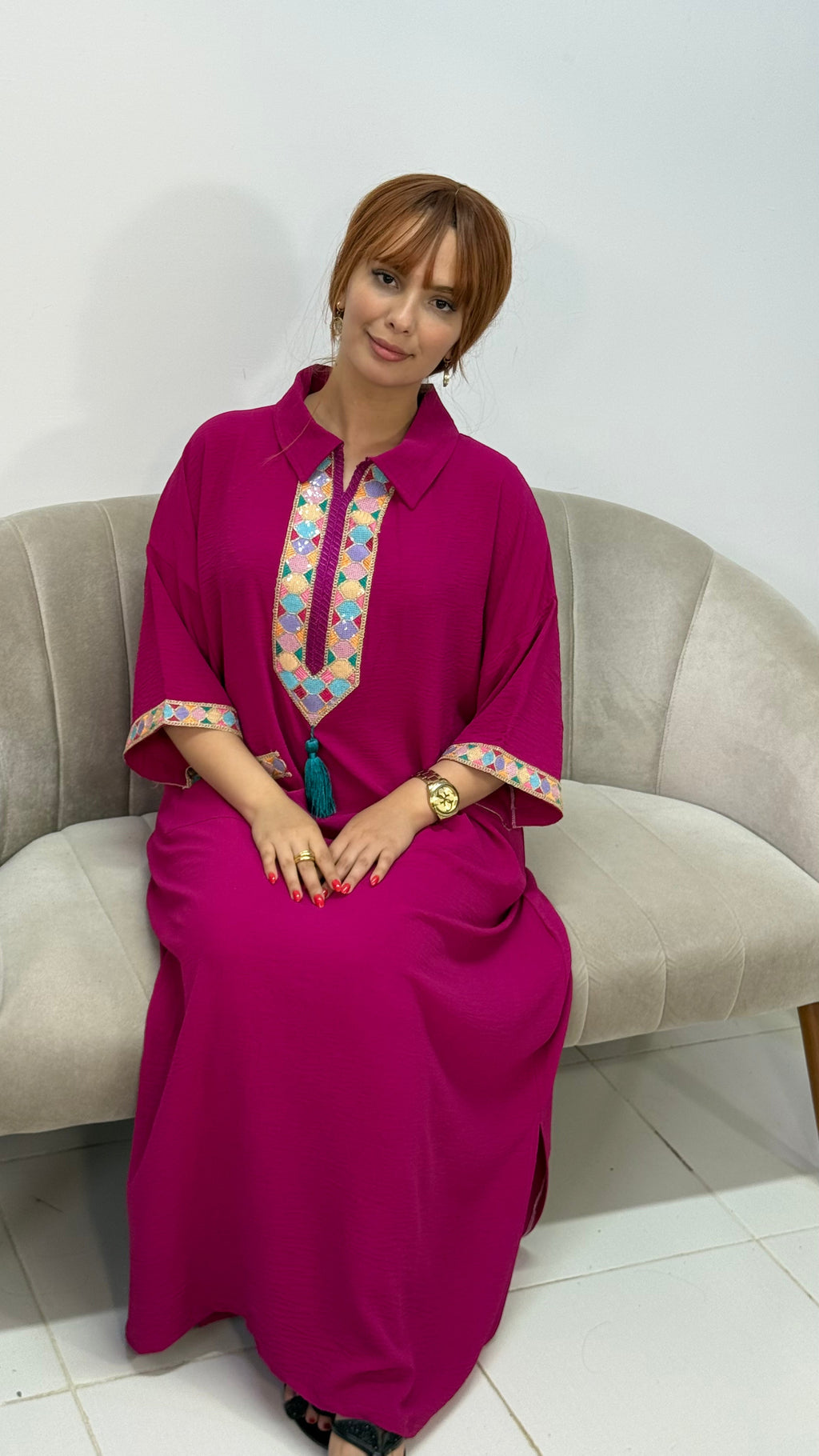 Abaya élégante pour femme aux détails raffinés